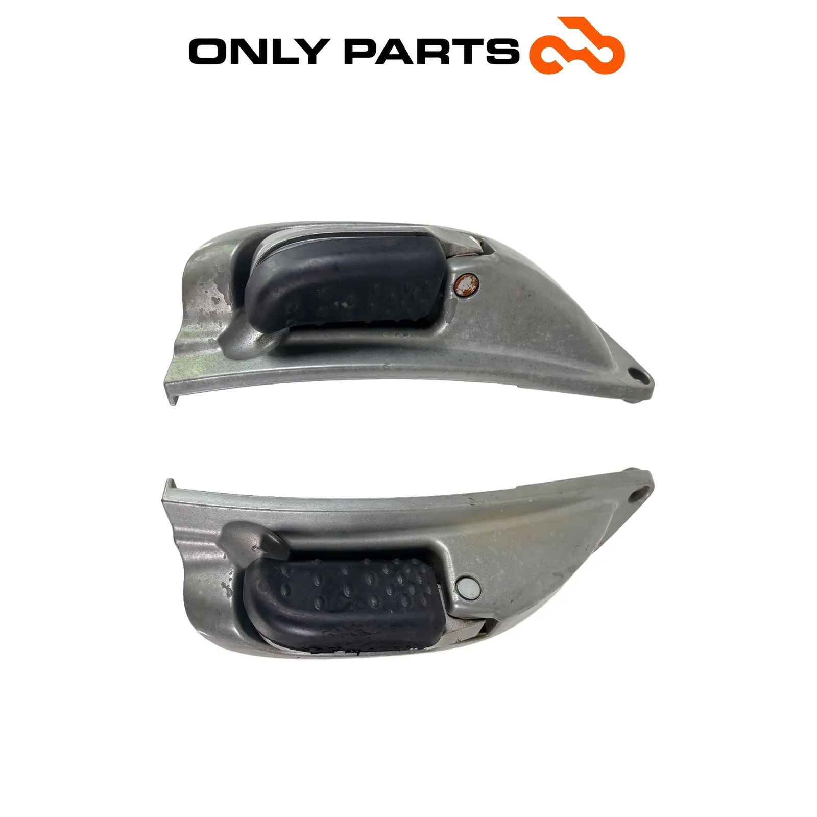 Coppia pedane passeggero posteriore Aprilia Scarabeo 300cc 2010 Bianco usato — foto reale 3