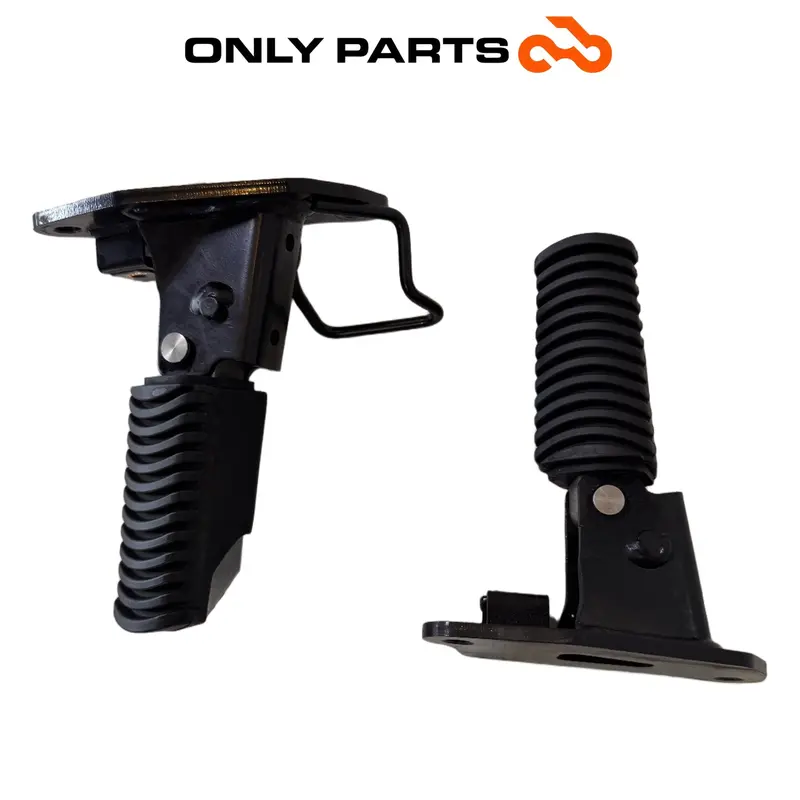 COPPIA PEDANE POGGIAPIEDI PASSEGGERO POSTERIORI BMW C 400 X 2019-2020 / FOOTREST — 2