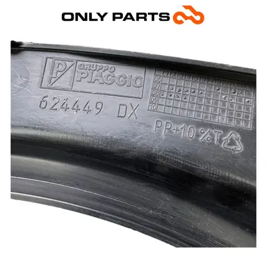 fianchetto posteriore DX Piaggio MP3 250cc 2009 Grigio usato — foto reale 12