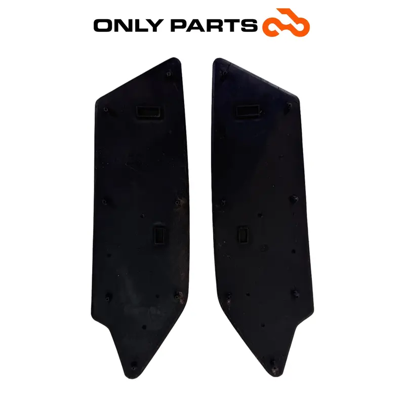 COPPIA TAPPETINI CENTRALI POGGIAPIEDI PEDANA BMW C 400 X 2018-2020 / FLOOR MATS — 5