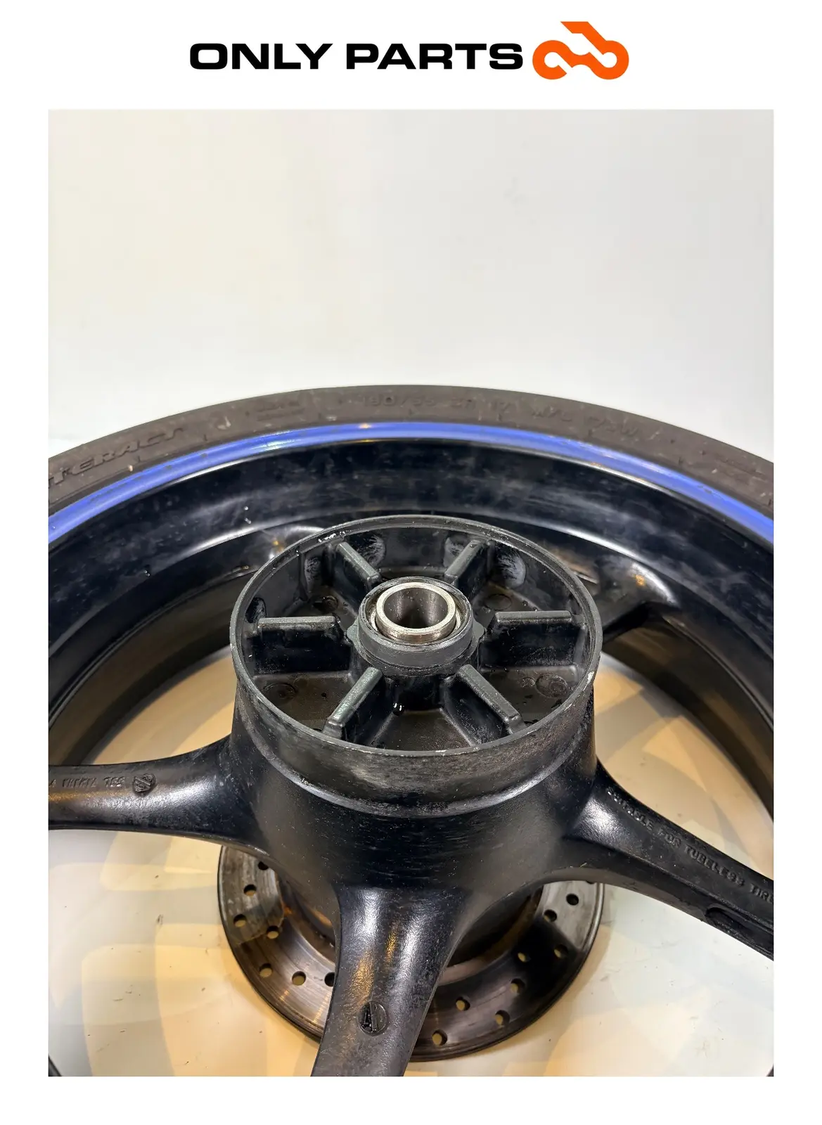 Cerchio posteriore Yamaha YZF-R6 600cc 2005 nero usato — foto reale 11