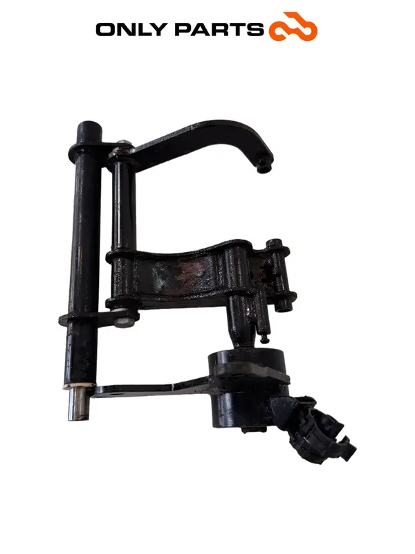STAFFA SUPPORTO MOTORE / ATTACCO BRACCIO OSCILLANTE PIAGGIO VESPA GT 200 2003 — 3