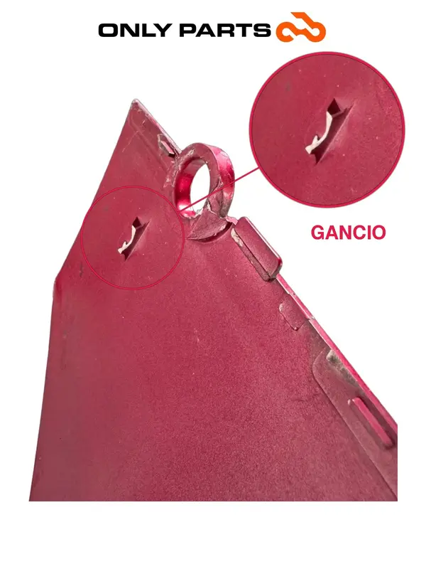FIANCHETTO LATERALE SX HONDA SH 125 CC 2004 OEM 83600-KPR-9000 VEDI FOTO GANCI — 2