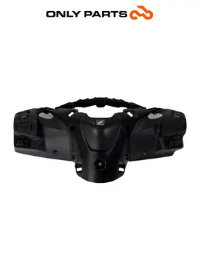 TAPA MANILLAR TRASERA HONDA SH 150 2017 OEM 53206-K77-V000 Honda SH 150cc 2017 Nero de segunda mano — foto real 1