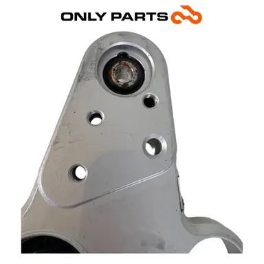 Piastra superiore di sterzo con boccole elastiche (upper triple clamp) BMW R 850 R 1997 BMW R 850 R usato — foto reale 7