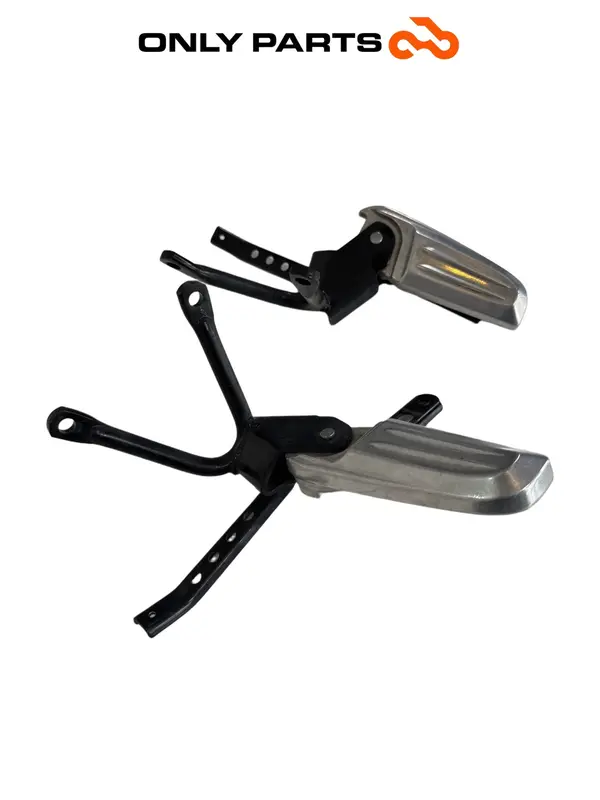 COPPIA PEDANE POSTERIORI PASSEGGERO HONDA PCX 125 2011 REAR FOOTREST FOOTPEG SET — 5