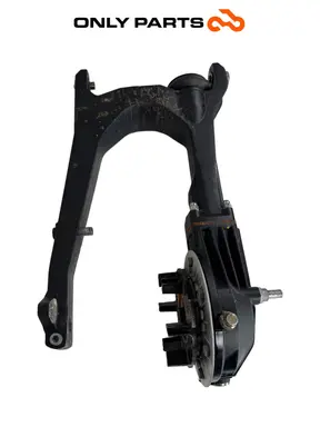 Forcellone posteriore (swingarm) 2B001959 con scatola trasmissione finale Moto Guzzi V7 III Special 750 2019 Moto Guzzi V7 III Special 750cc 2019 Azzurro usato — foto reale 7