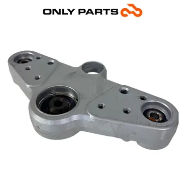 Piastra superiore di sterzo con boccole elastiche (upper triple clamp) BMW R 850 R 1997 BMW R 850 R usato — foto reale 5