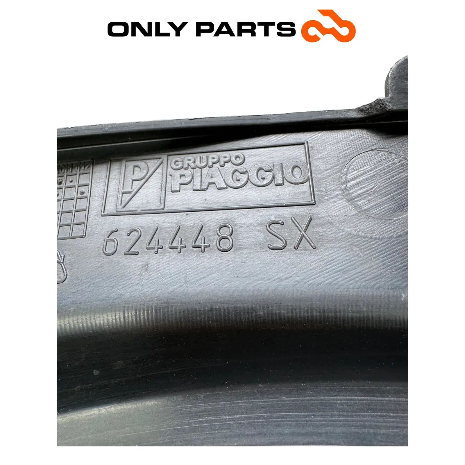 Fianchetto posteriore SX Piaggio MP3 250cc 2009 Grigio usato — foto reale 11