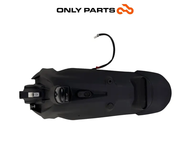 PARAFANGO POSTERIORE PORTATARGA PIAGGIO BEVERLY POLICE 300 2018 / REAR FENDER — 5
