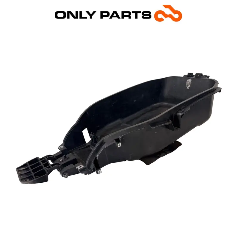 VANO SOTTOSELLA VASCA PORTACASCO INTERNA APRILIA SCARABEO 300 2010 / HELMET BOX