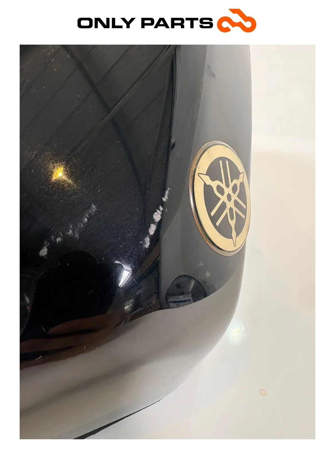 Serbatoio benzina Yamaha YZF-R6 600cc 2005 nero usato — foto reale 3