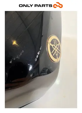 Serbatoio benzina Yamaha YZF-R6 600cc 2005 nero usato — foto reale 3