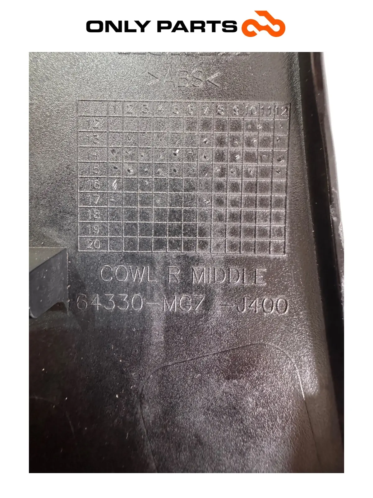 Fianchetto laterale DX / cover radiatore — 11